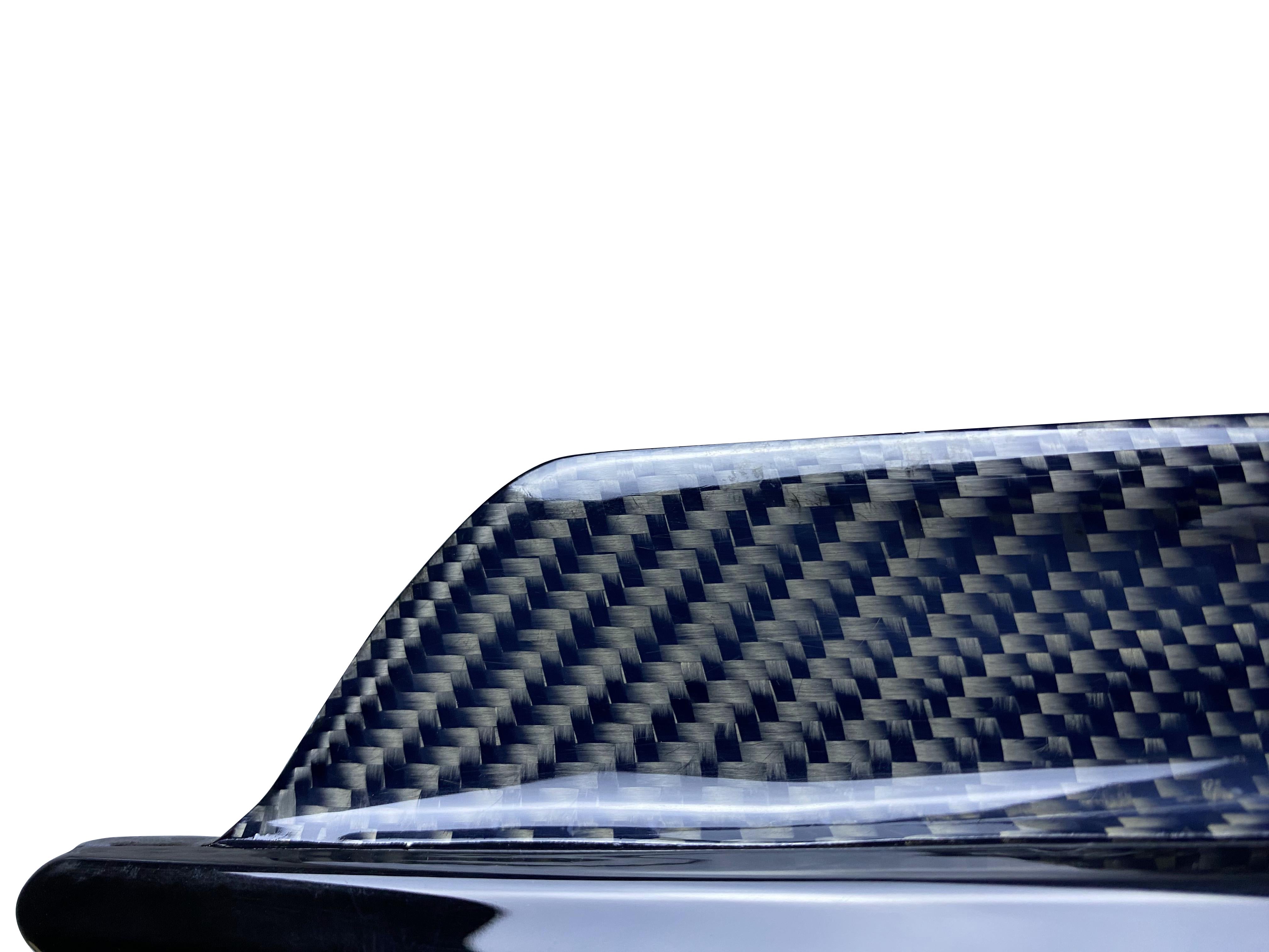 Carbon Seitenembleme aus PrePreg Carbon für BMW M2 Competition (F87) FLOW DOWN®