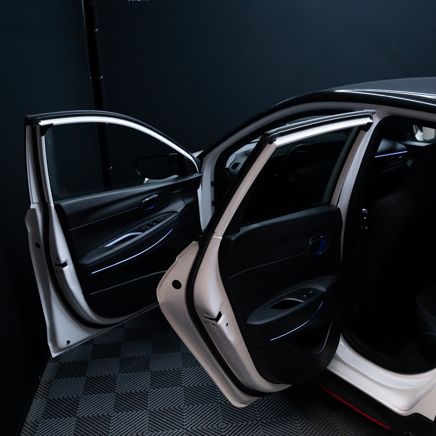 FLOW DOWN® Ambientebeleuchtung 2.0 Nachrüstung für Hyundai I20N FLOW DOWN®