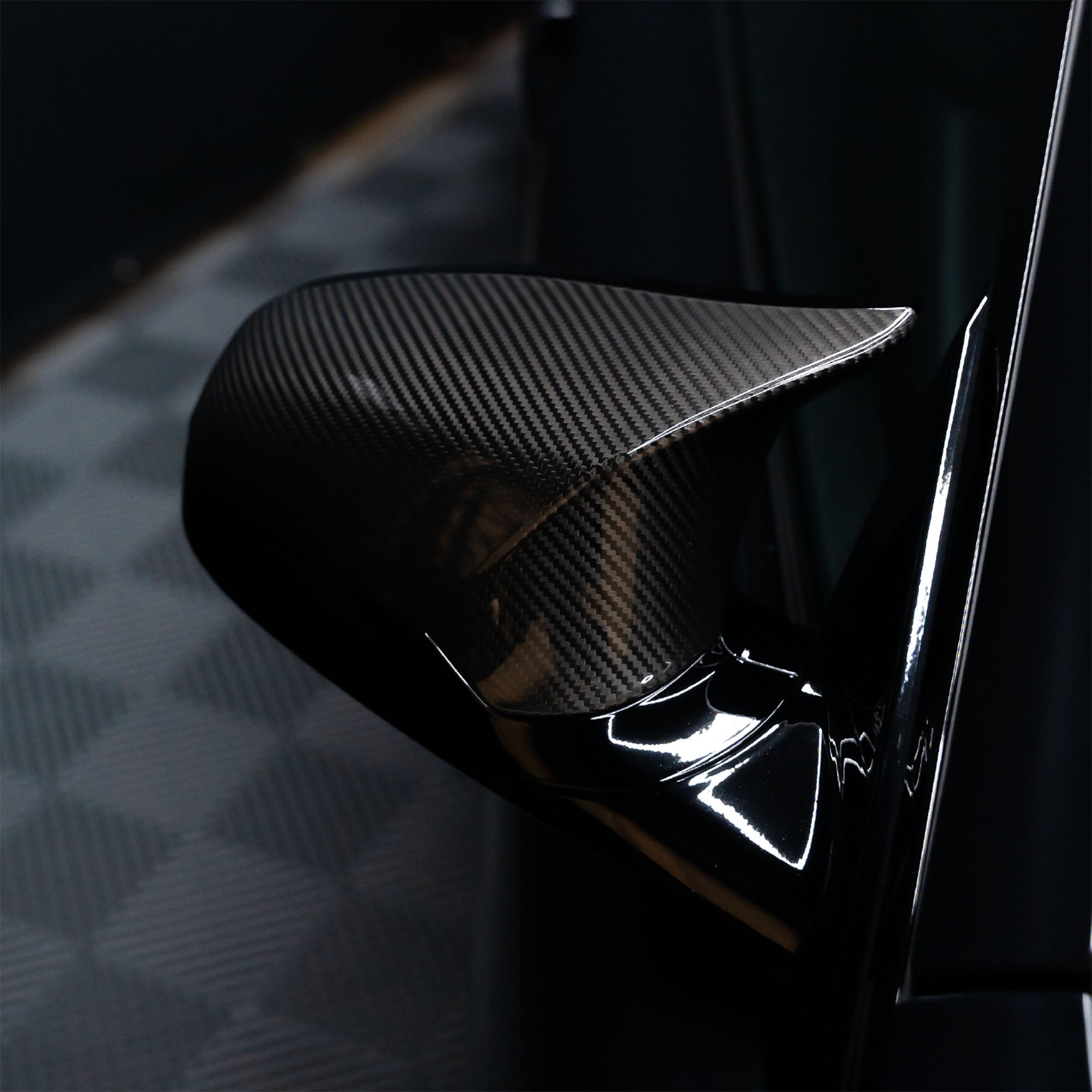 Carbon Spiegelkappen aus PrePreg für BMW M2/M3/M4 (F80/F82/F87C) FLOW DOWN®