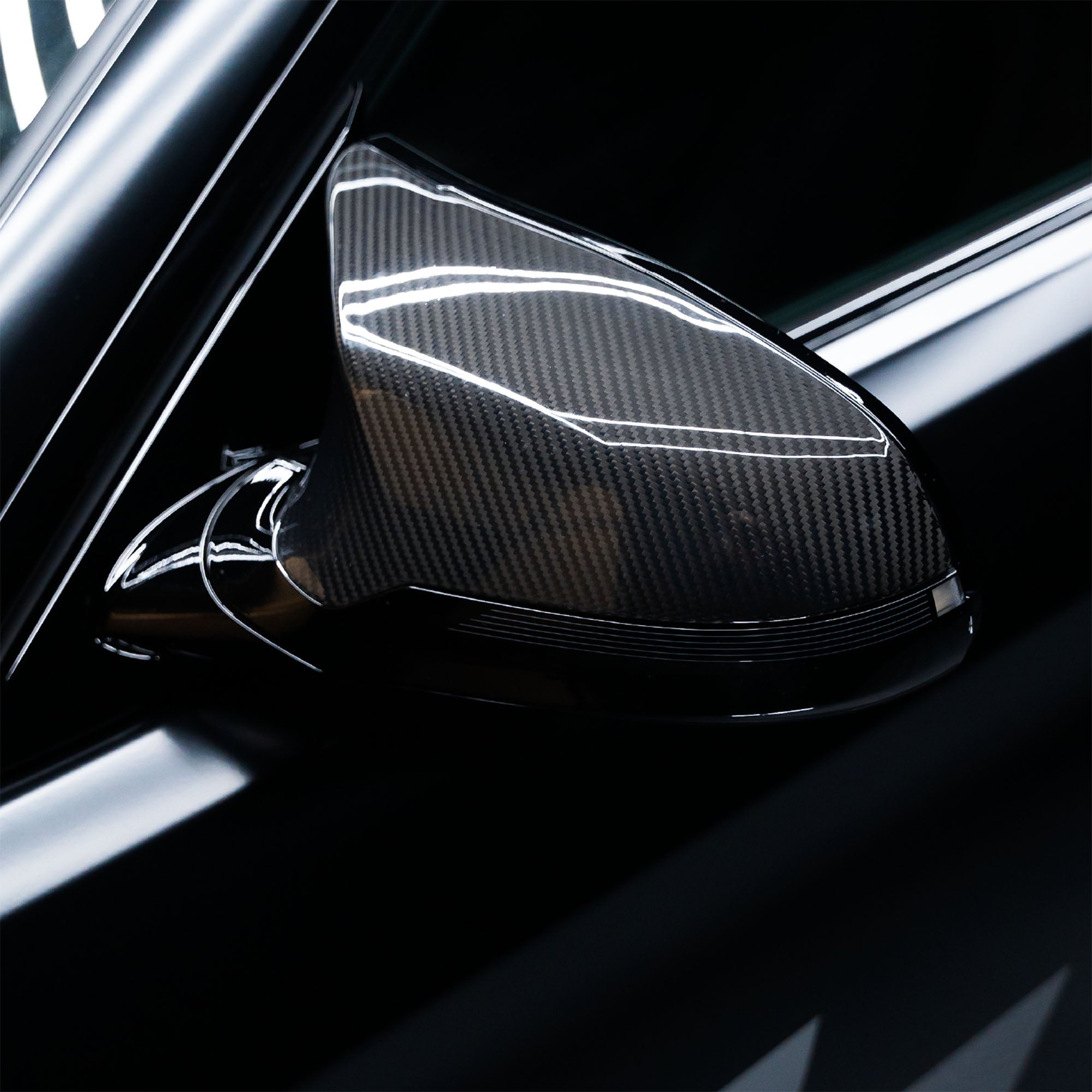 Carbon Spiegelkappen aus PrePreg für BMW M2/M3/M4 (F80/F82/F87C) FLOW DOWN®