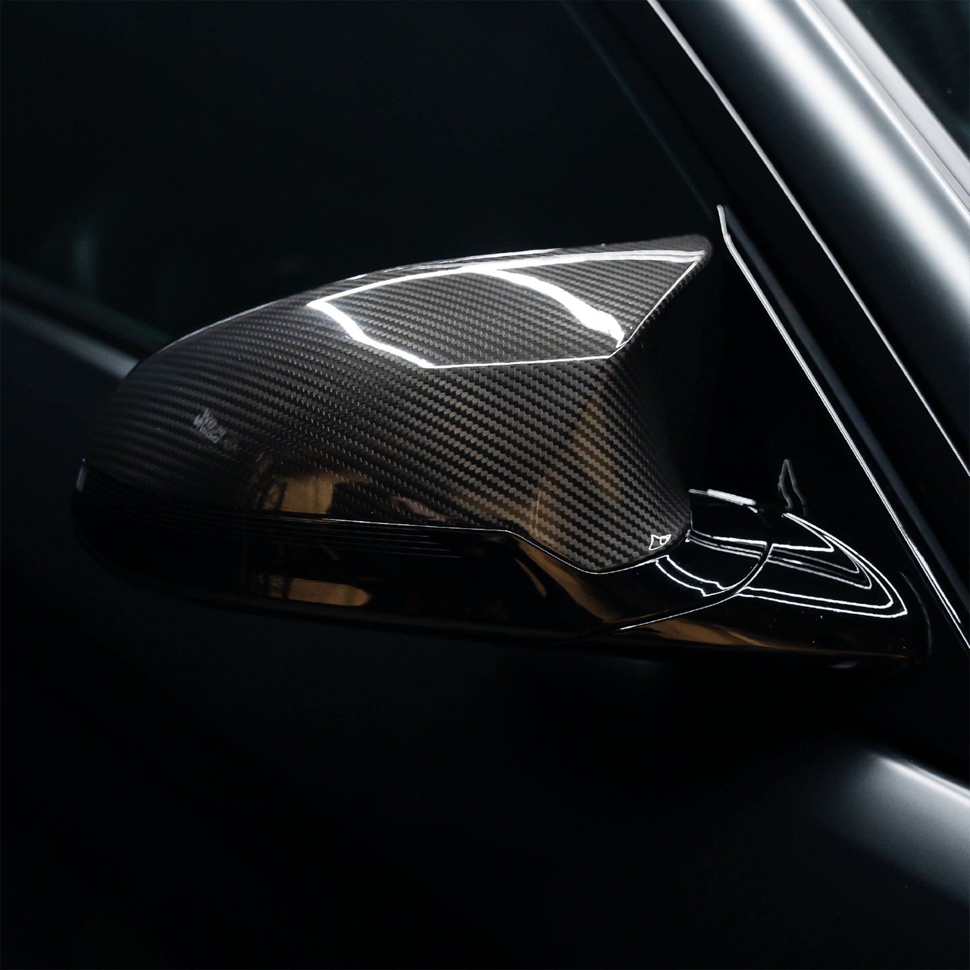 Carbon Spiegelkappen aus PrePreg für BMW M2/M3/M4 (F80/F82/F87C) FLOW DOWN®