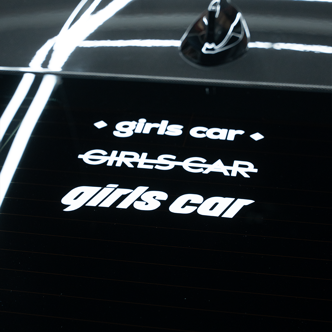 GIRLS CAR STICKER FLOW DOWN®