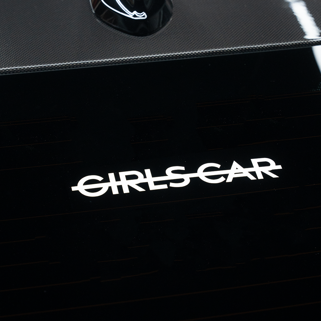 GIRLS CAR STICKER FLOW DOWN®