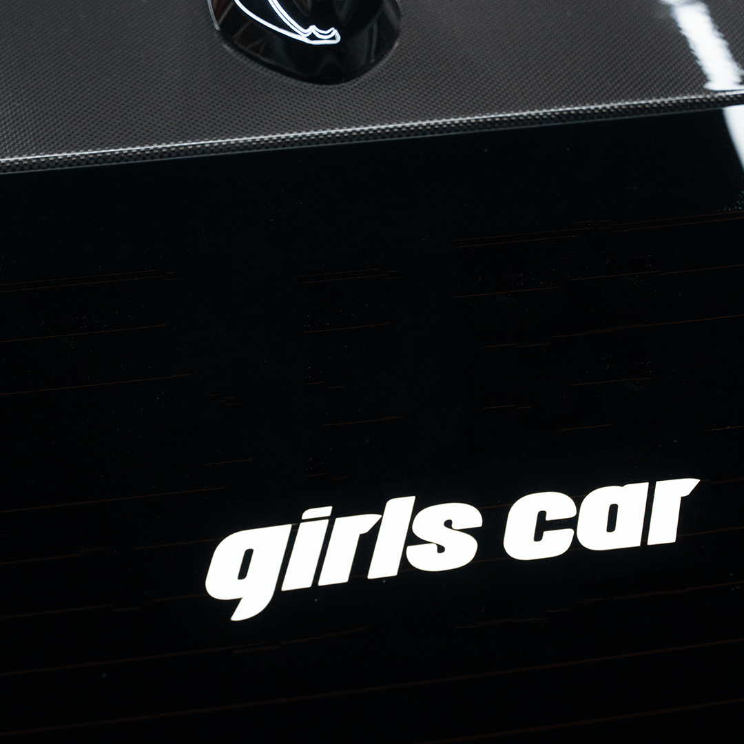 GIRLS CAR STICKER FLOW DOWN®