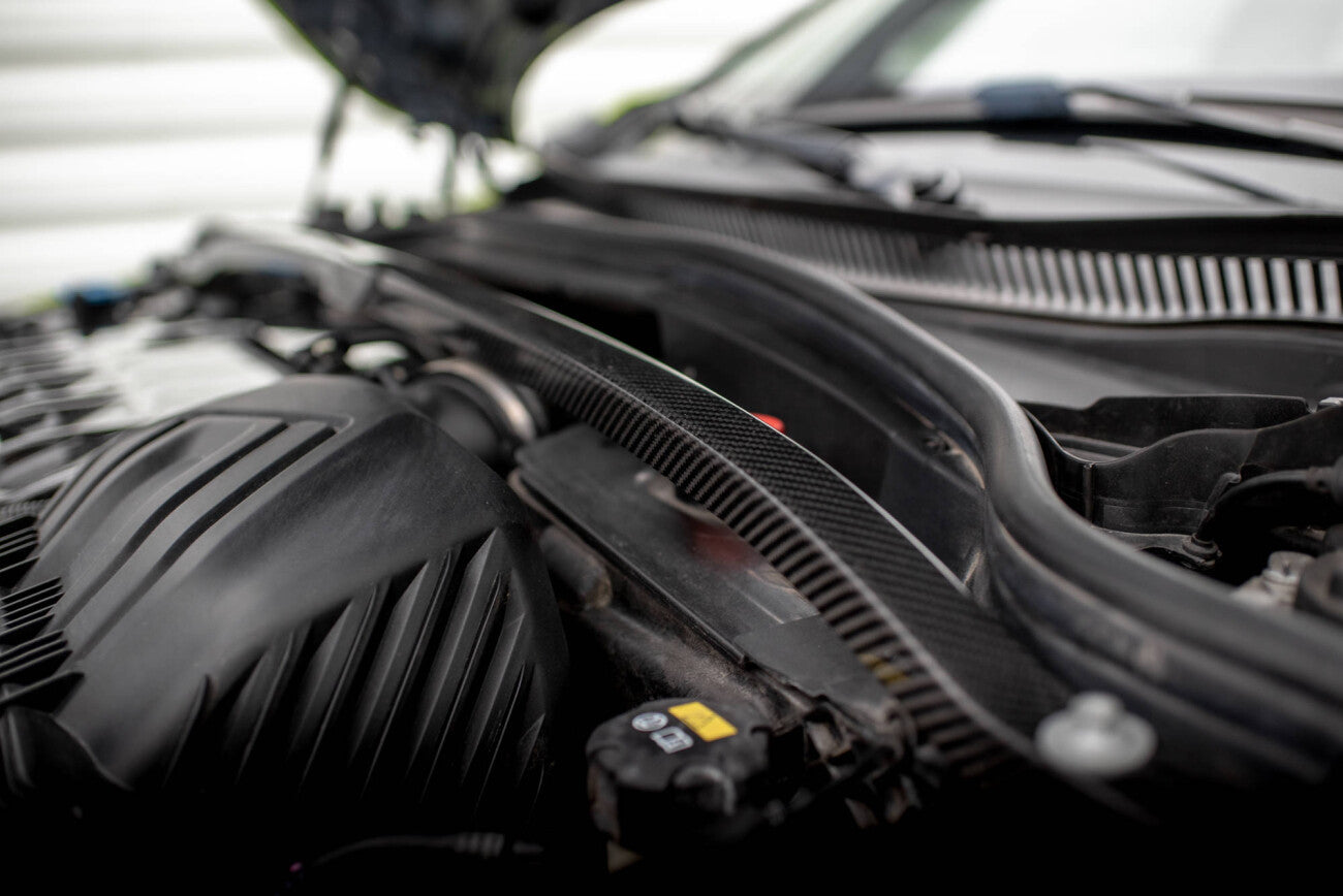 Carbon Domstreben Cover für BMW 1er F40 M135i Maxton Design