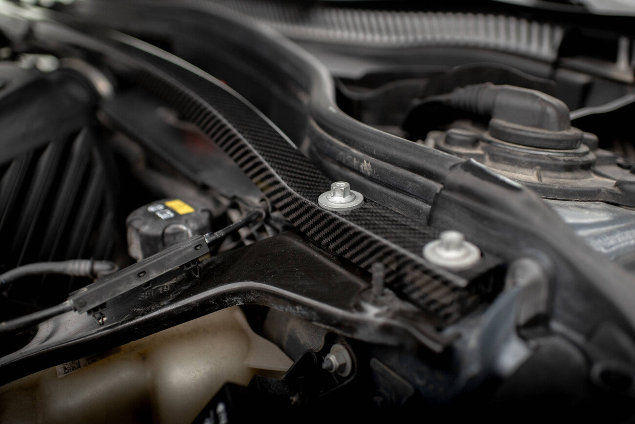 Carbon Domstreben Cover für BMW 1er F40 M135i Maxton Design