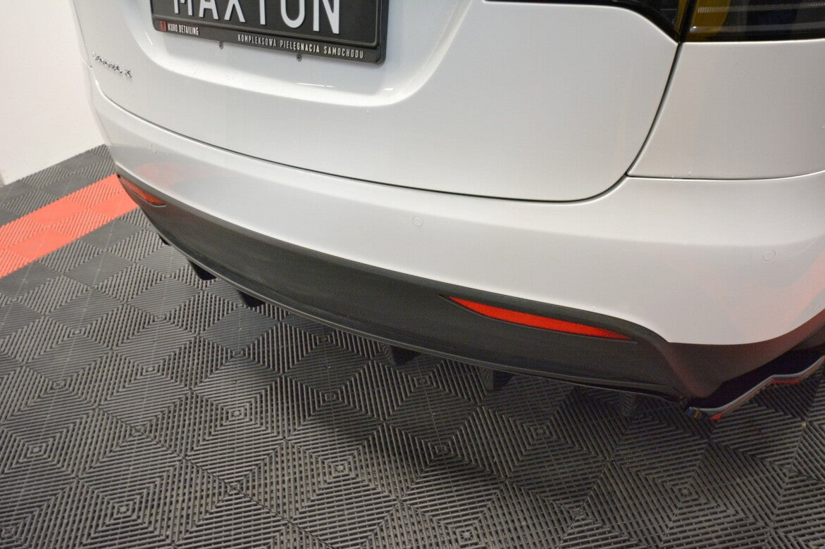 Heck Ansatz Diffusor für TESLA MODEL X Maxton Design