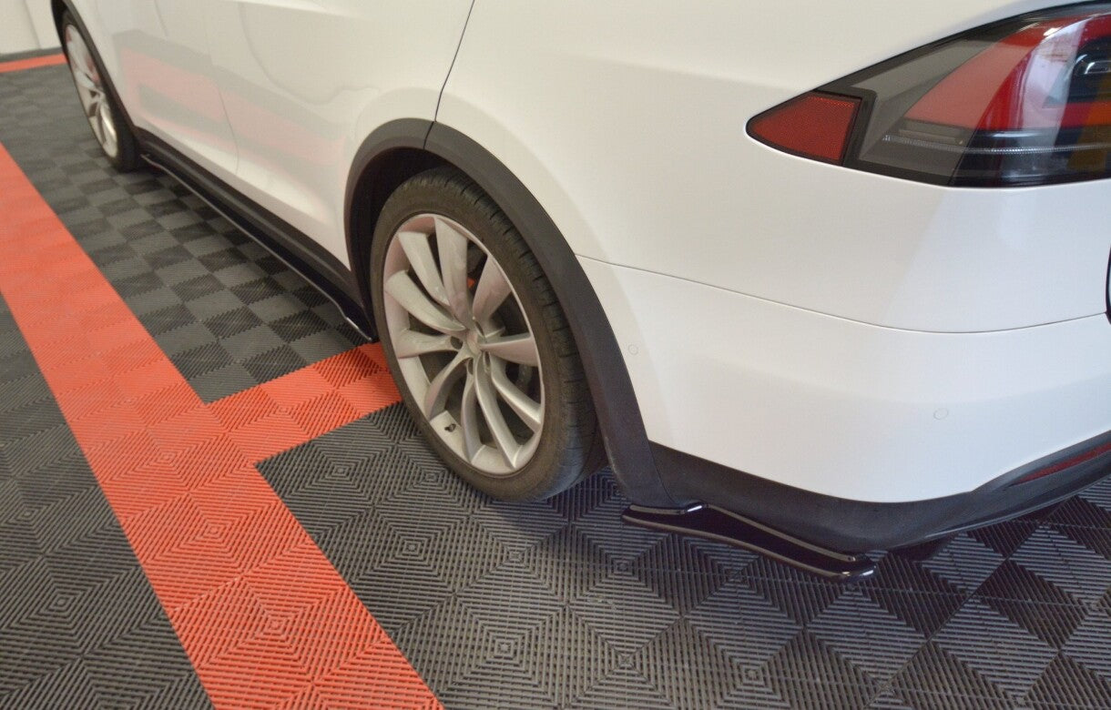 Heck Ansatz Flaps Diffusor V.1 für TESLA MODEL X Maxton Design