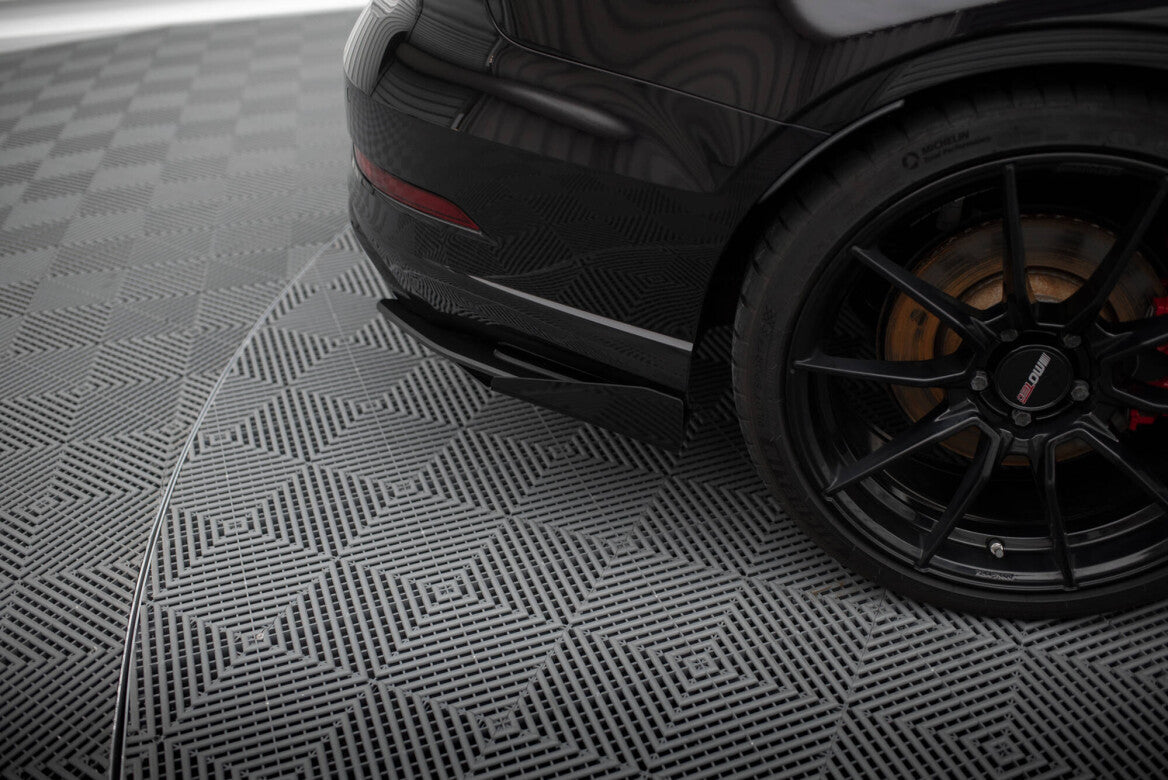 Hintere Seiten Flaps für Audi RS3 Limousine 8V Facelift Maxton Design