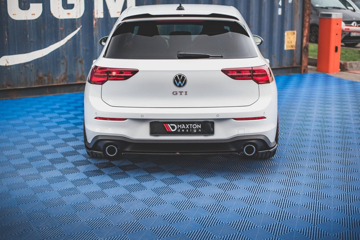Mittlerer Cup Diffusor Heck Ansatz für VW Golf 8 GTI Maxton Design