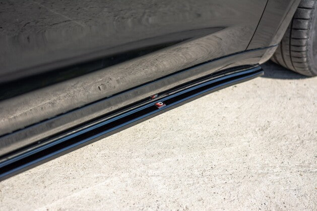 Seitenschweller Ansatz Cup Leisten für Tesla Model 3 / Model 3 Performance Mk1 / Mk1 FL Maxton Design