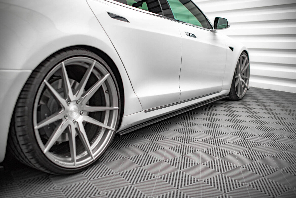 Seitenschweller Ansatz Cup Leisten für Tesla Model S FL Maxton Design