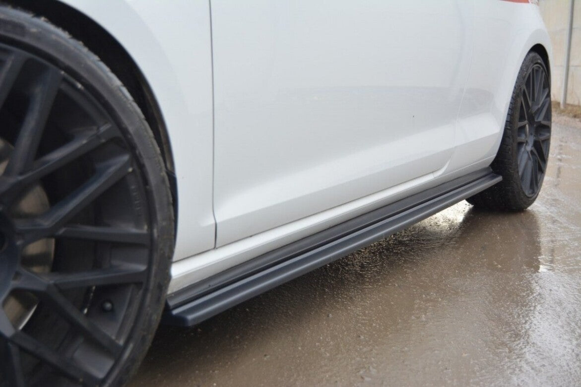 Seitenschweller Ansatz Cup Leisten für VW GOLF 7 GTI PREFACE/FACELIFT Maxton Design