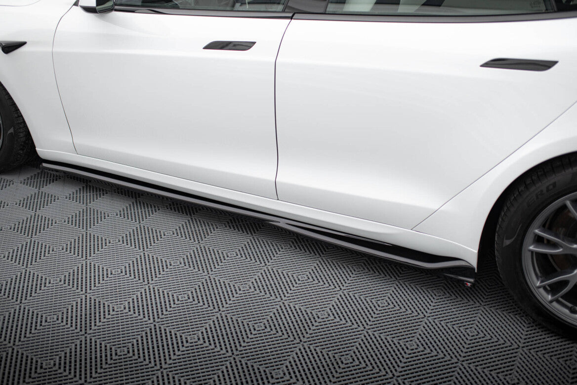Seitenschweller Ansatz Cup Leisten V.1 für Tesla Model S Plaid Mk1 FL Maxton Design