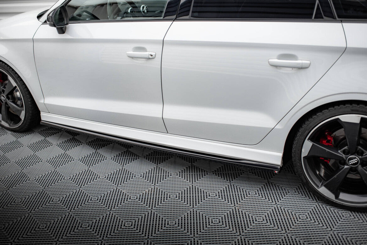 Seitenschweller Ansatz Cup Leisten V.2 für Audi RS3 Limousine 8V Facelift Maxton Design