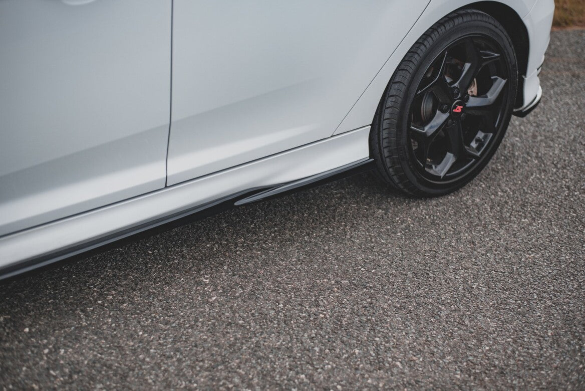 Seitenschweller Ansatz Cup Leisten V.2 für Ford Focus ST Mk3 Maxton Design