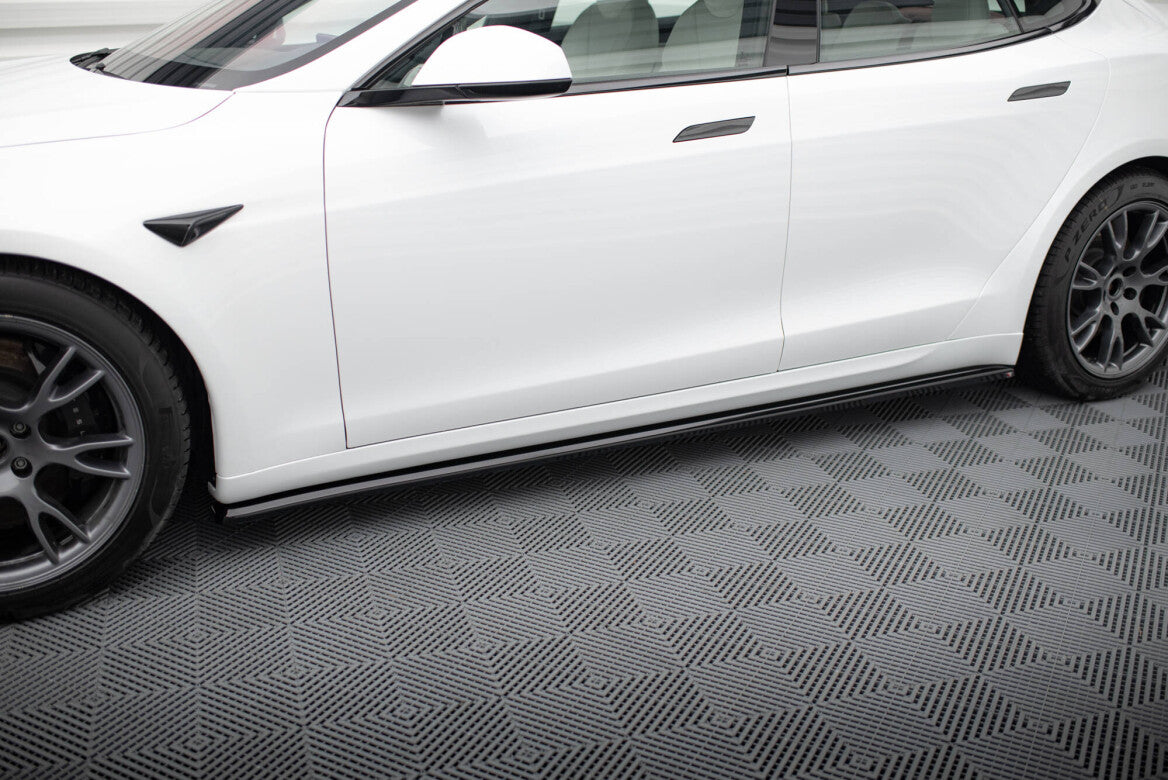 Seitenschweller Ansatz Cup Leisten V.2 für Tesla Model S Plaid Mk1 FL Maxton Design