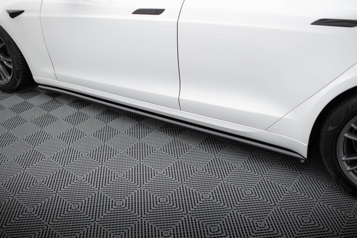 Seitenschweller Ansatz Cup Leisten V.2 für Tesla Model S Plaid Mk1 FL Maxton Design