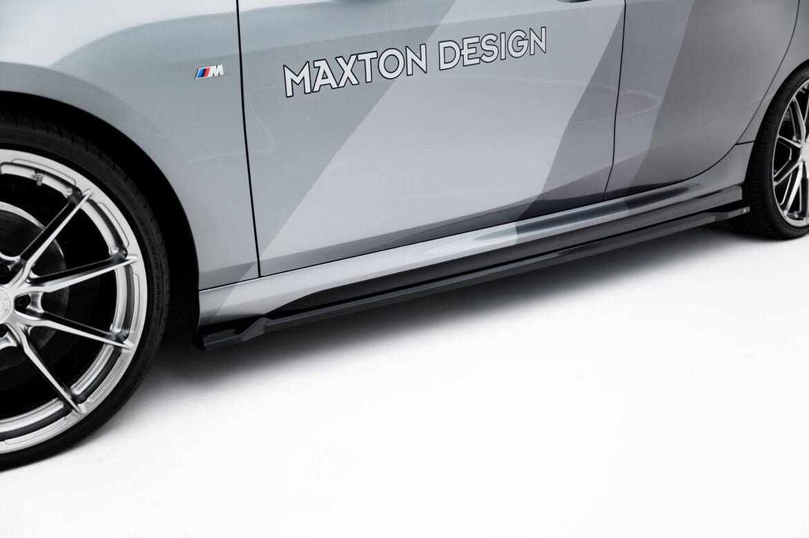 Seitenschweller Ansatz Cup Leisten V.3 für BMW M135i / 1 M-Paket F70 Maxton Design