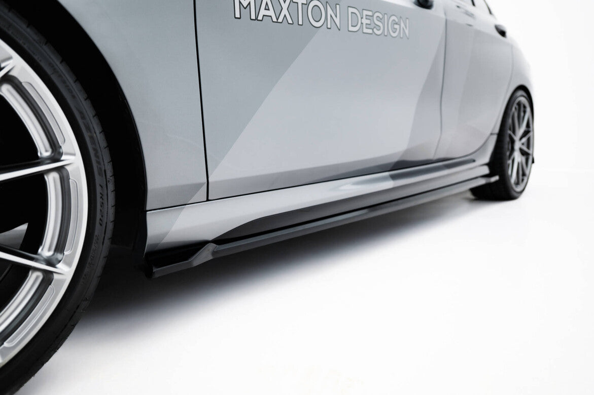 Seitenschweller Ansatz Cup Leisten V.3 für BMW M135i / 1 M-Paket F70 Maxton Design