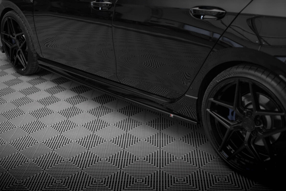 Seitenschweller Ansatz Cup Leisten V.3 für Volkswagen Golf R Mk8   Maxton Design