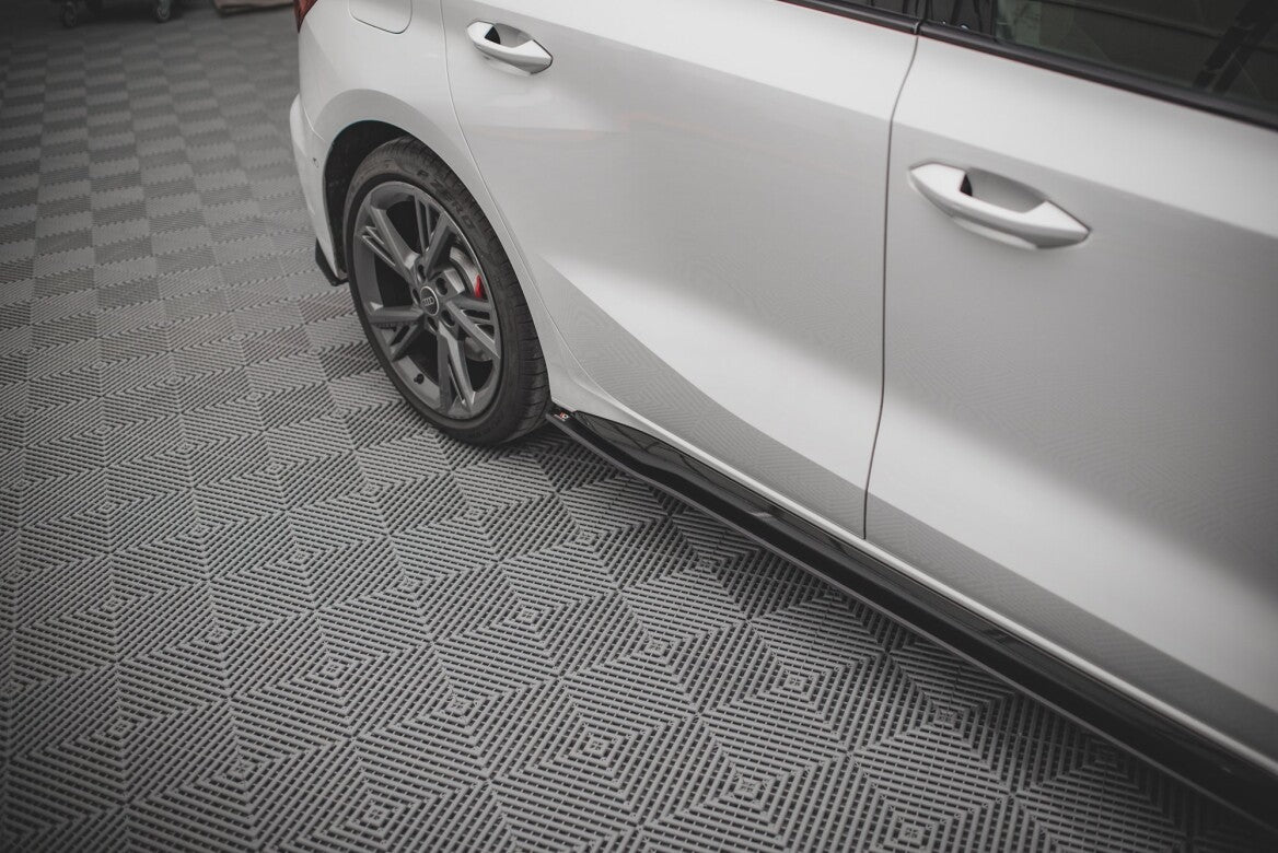 Street Pro Seitenschweller Ansatz Cup Leisten für Audi S3 / A3 S-Line 8Y Maxton Design