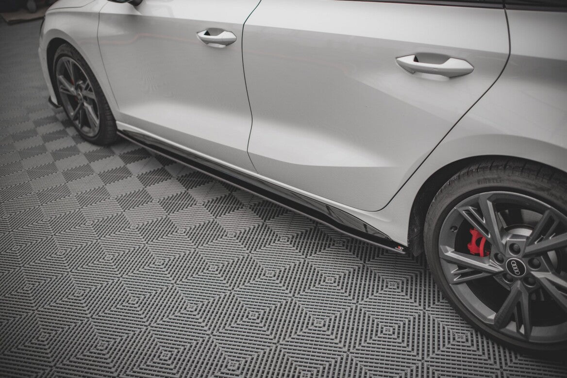 Street Pro Seitenschweller Ansatz Cup Leisten für Audi S3 / A3 S-Line 8Y Maxton Design