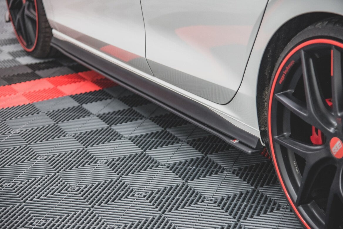 Street Pro Seitenschweller Ansatz Cup Leisten für VW Golf 8 GTI / GTI Clubsport Maxton Design