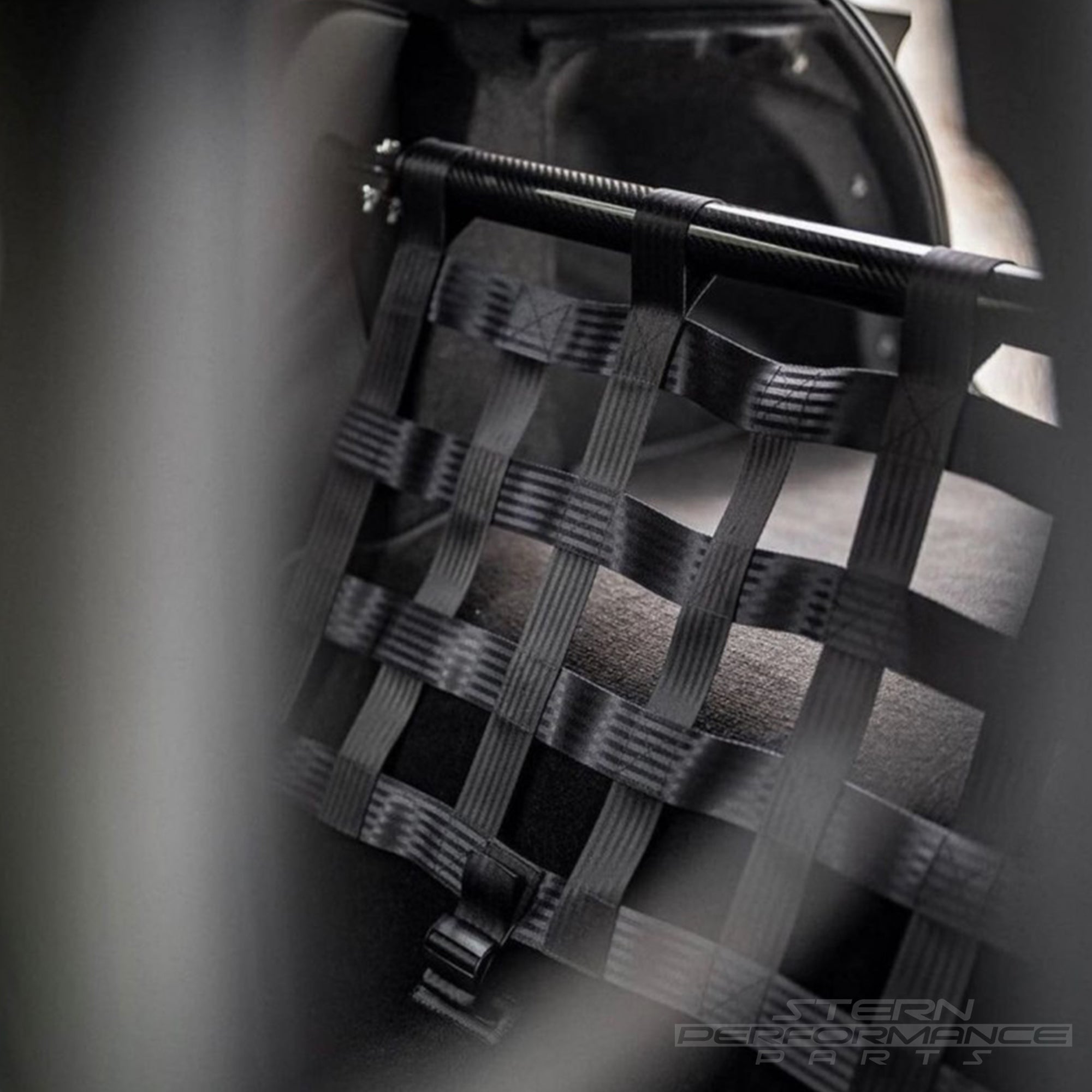 Clubsport Komplettset - Strebe mit Netz und Teppich für Kia Ceed GT Stern Performance Parts