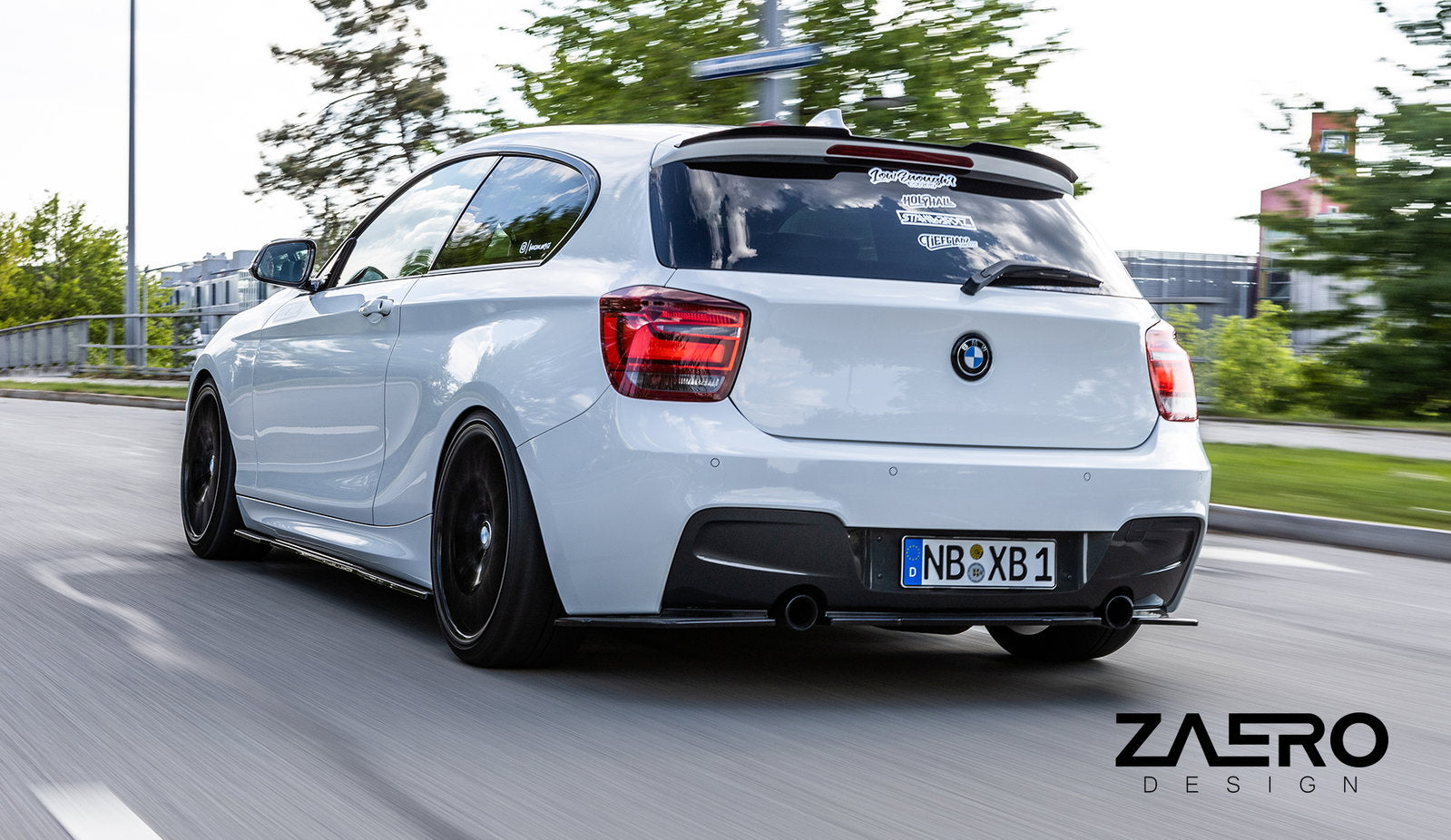 EVO-1 Diffusor-Erweiterung passend für BMW M135i F20 F21 Pre-LCI – am Fahrzeug