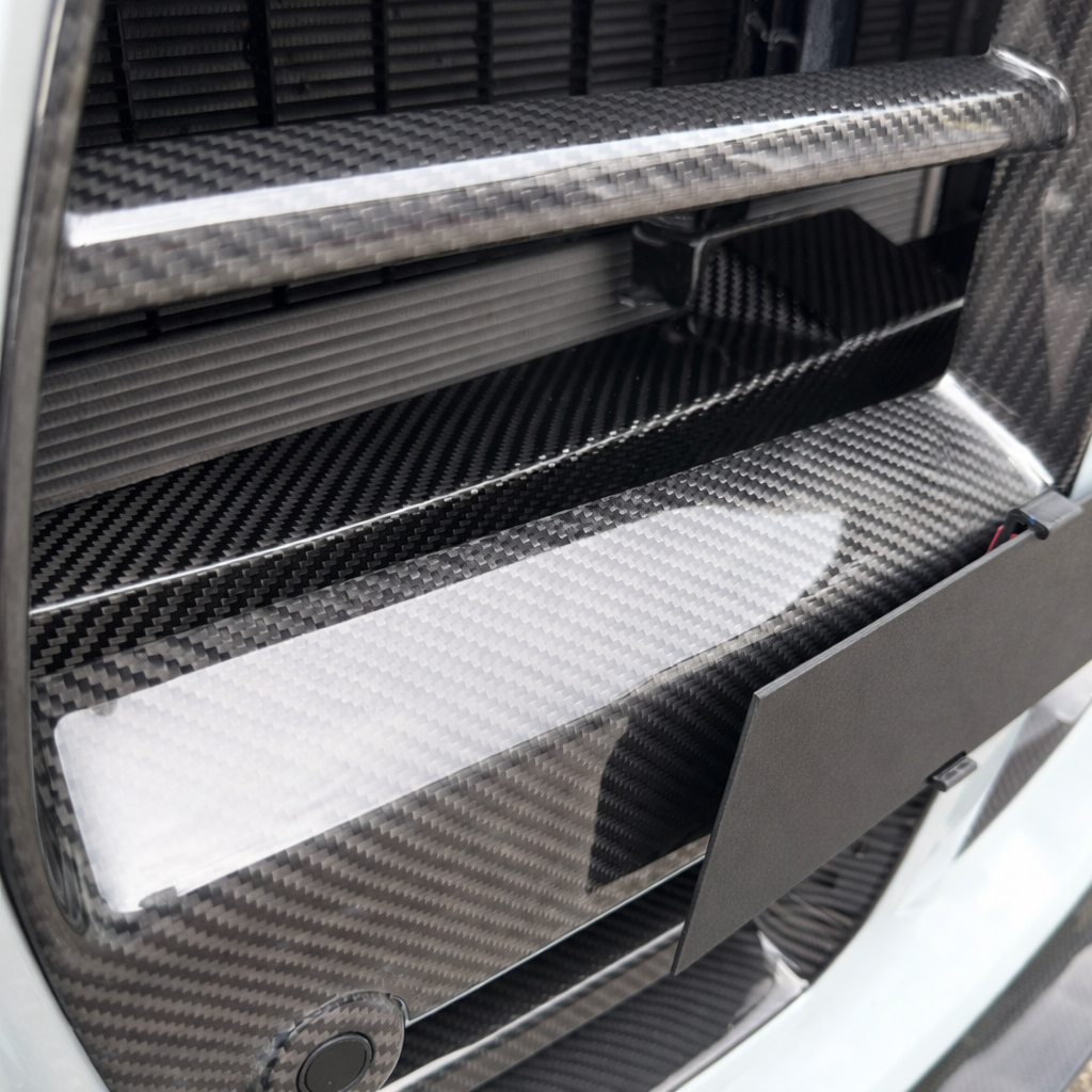 Carbon Blende hinter Nierengrill passend für BMW M3/M4 (G80/G81/G82/G83)   FLOW DOWN®