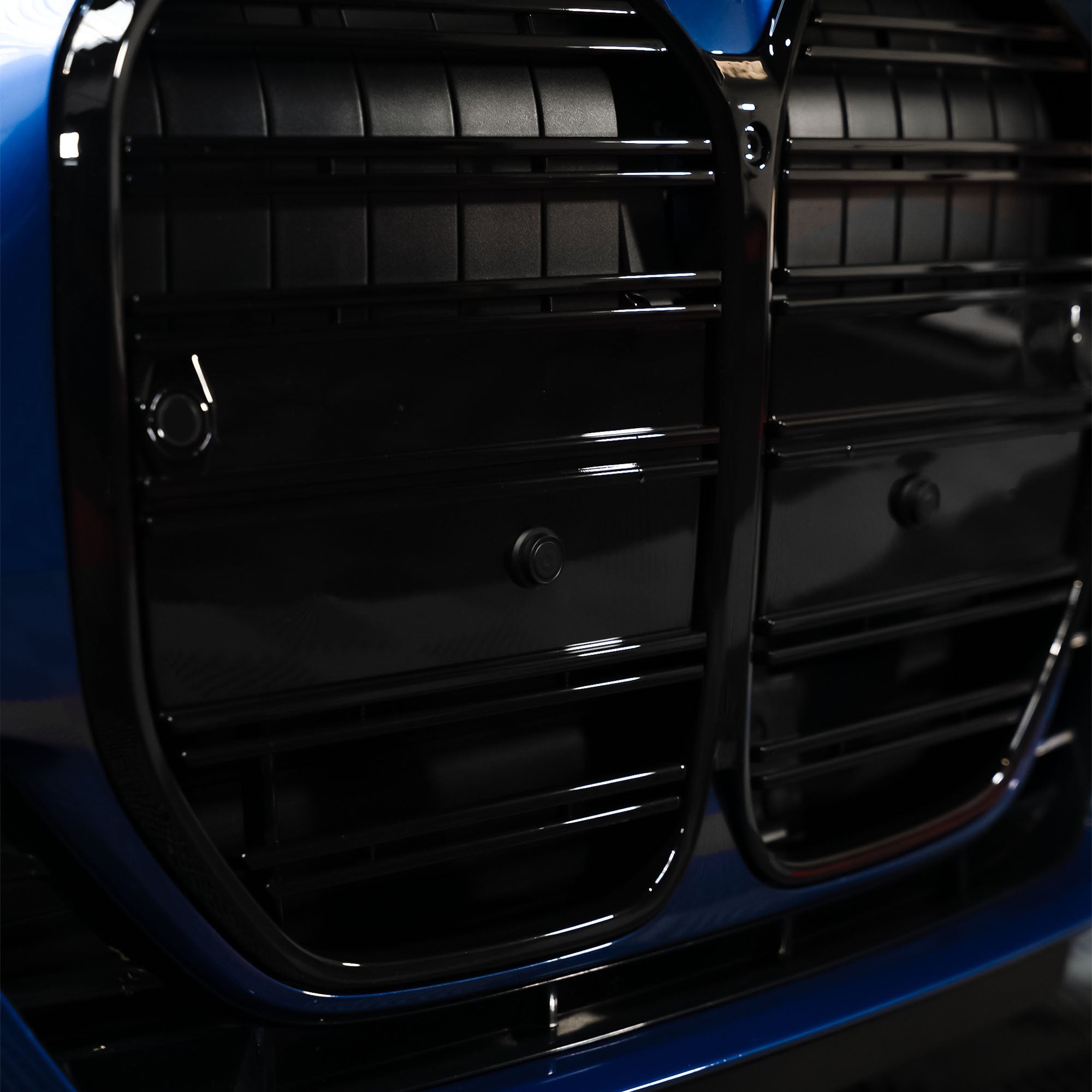 FLOW DOWN® Magnet Kennzeichenhalter für BMW 4er (G22)   FLOW DOWN®
