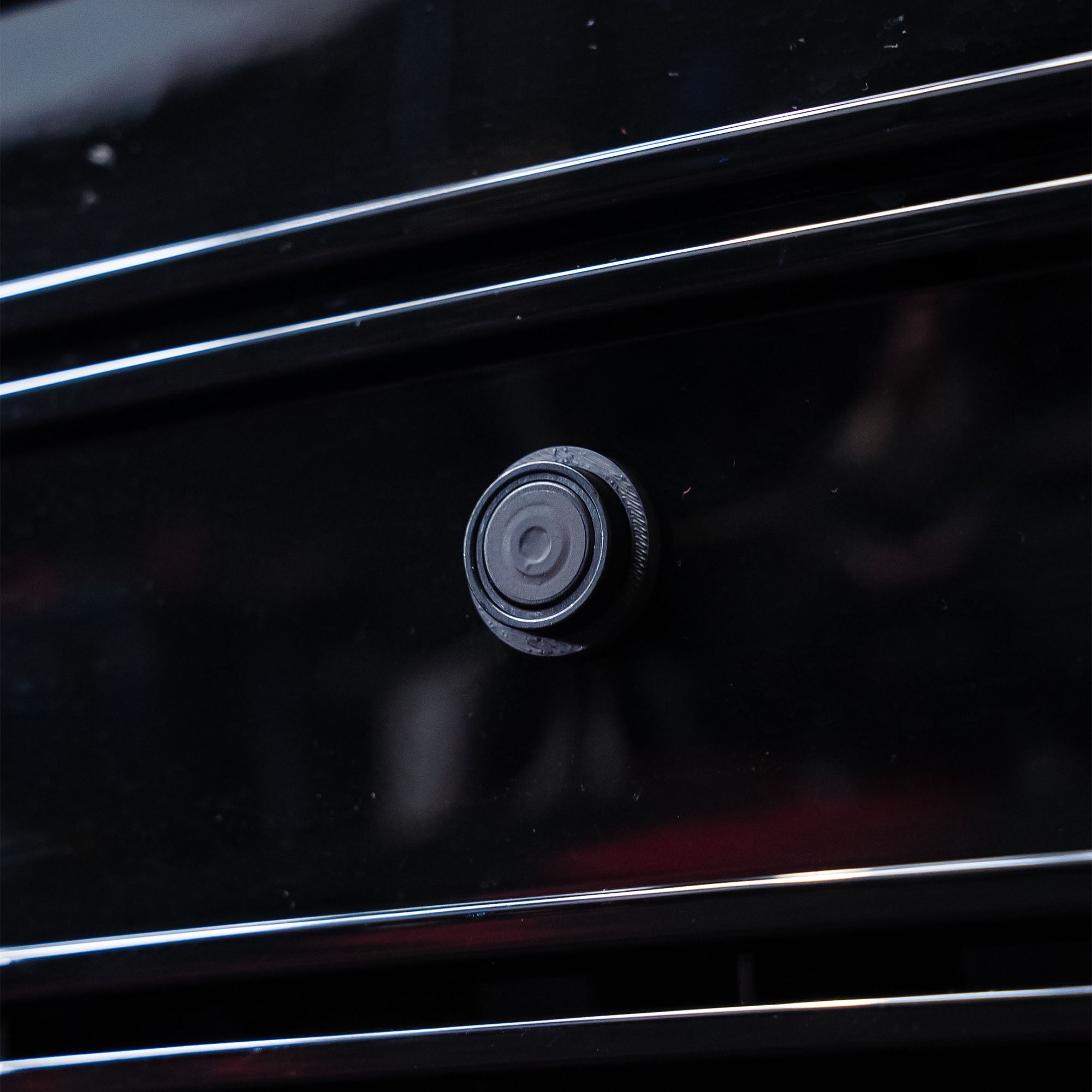 FLOW DOWN® Magnet Kennzeichenhalter für BMW 4er (G22)   FLOW DOWN®