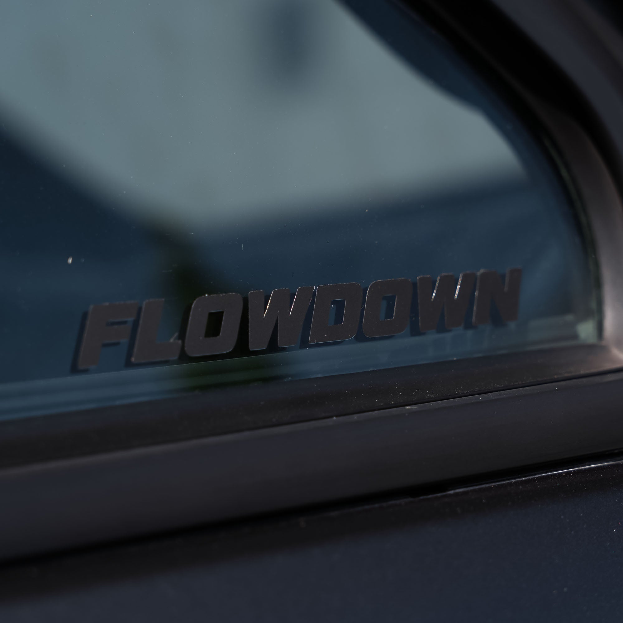 FLOW DOWN® MINIMAL STICKER   FLOW DOWN®