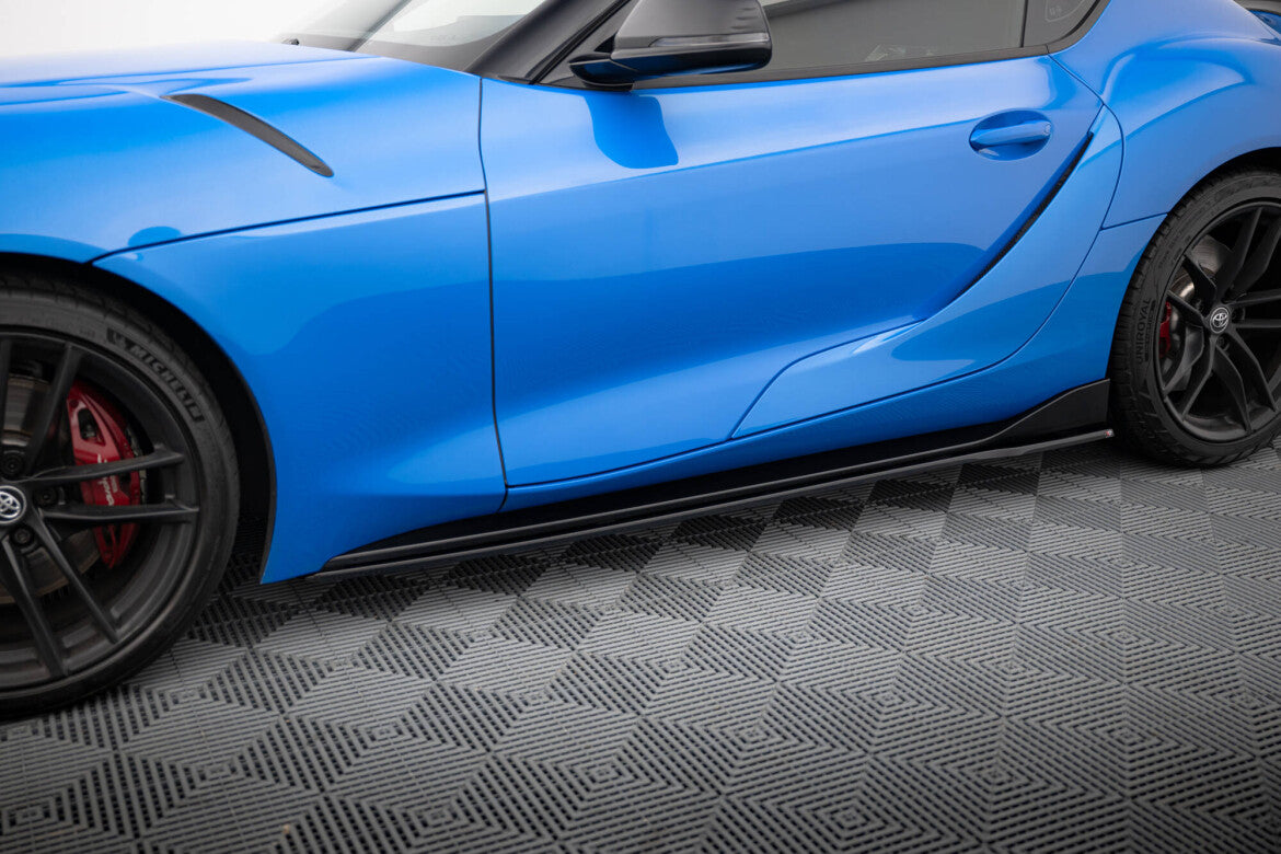 Seitenschweller Ansatz Cup Leisten V.2 Schwarz Hochglanz passend für Toyota Supra Mk5 Seitenansicht