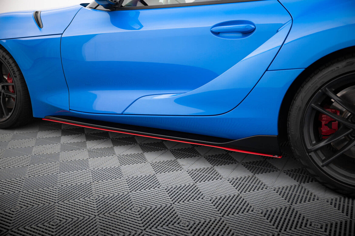 Seitenschweller Ansatz Cup Leisten V.2 Schwarz Hochglanz passend für Toyota Supra Mk5 montiert