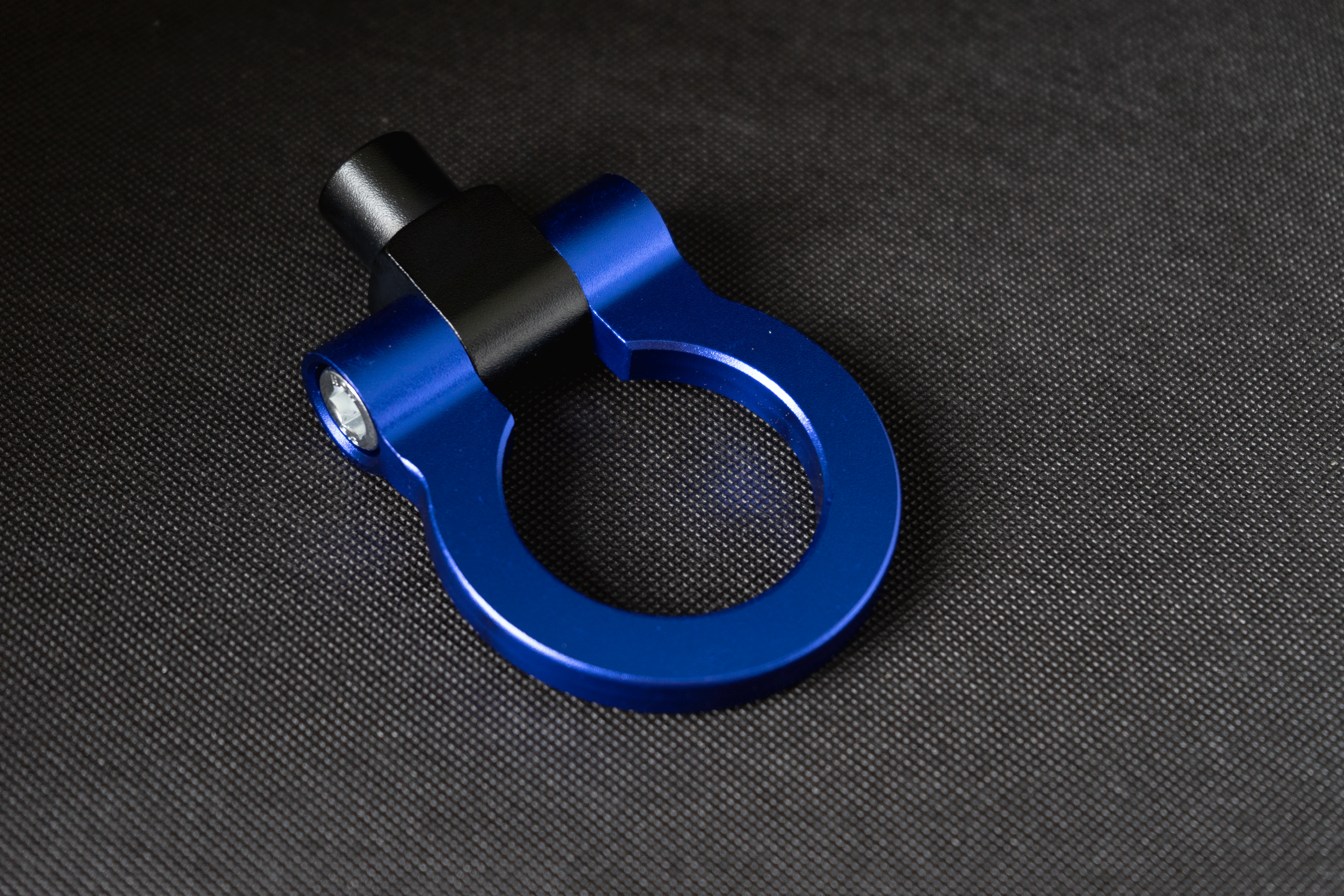 Racing tow hook