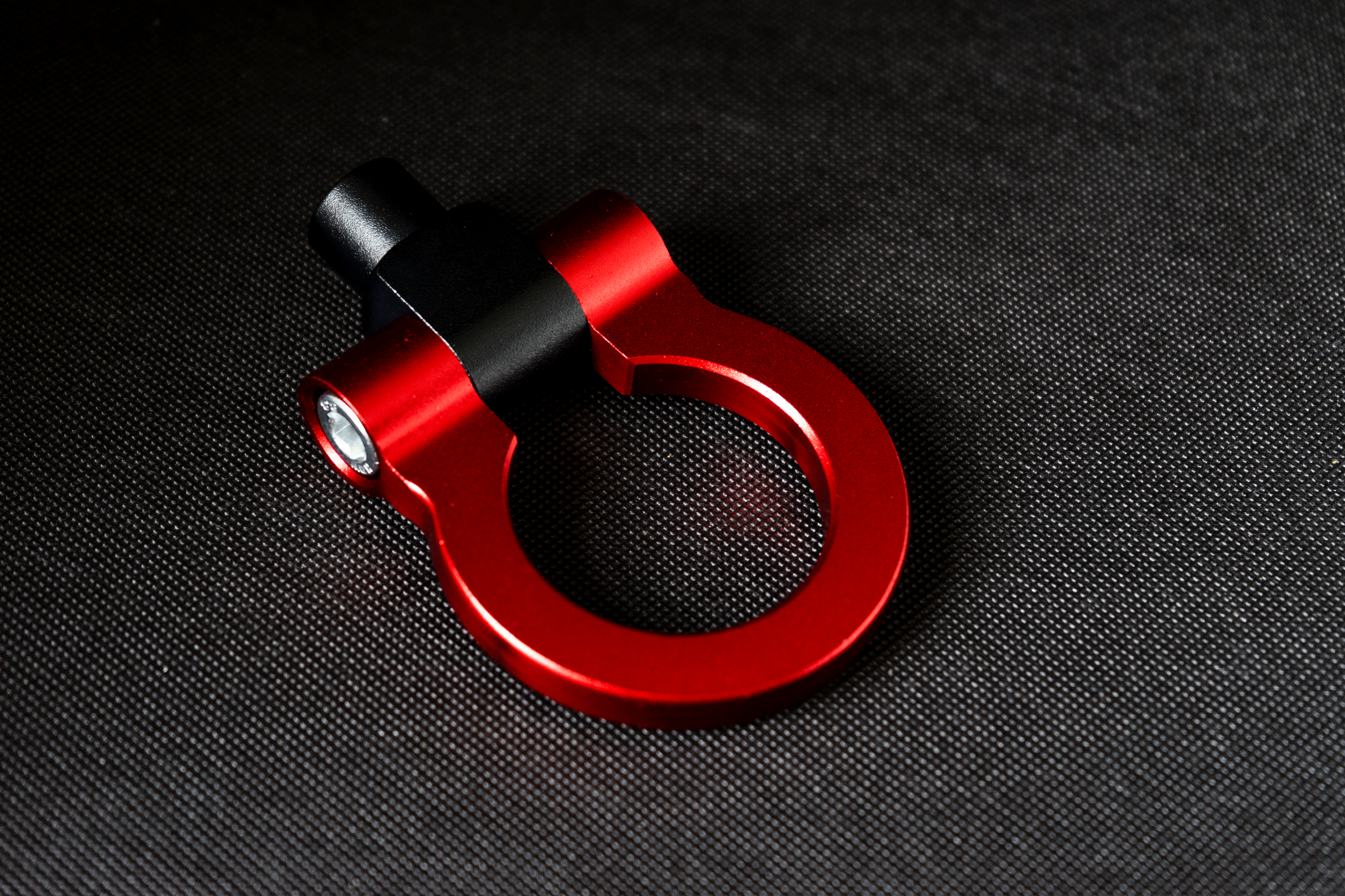 Racing tow hook