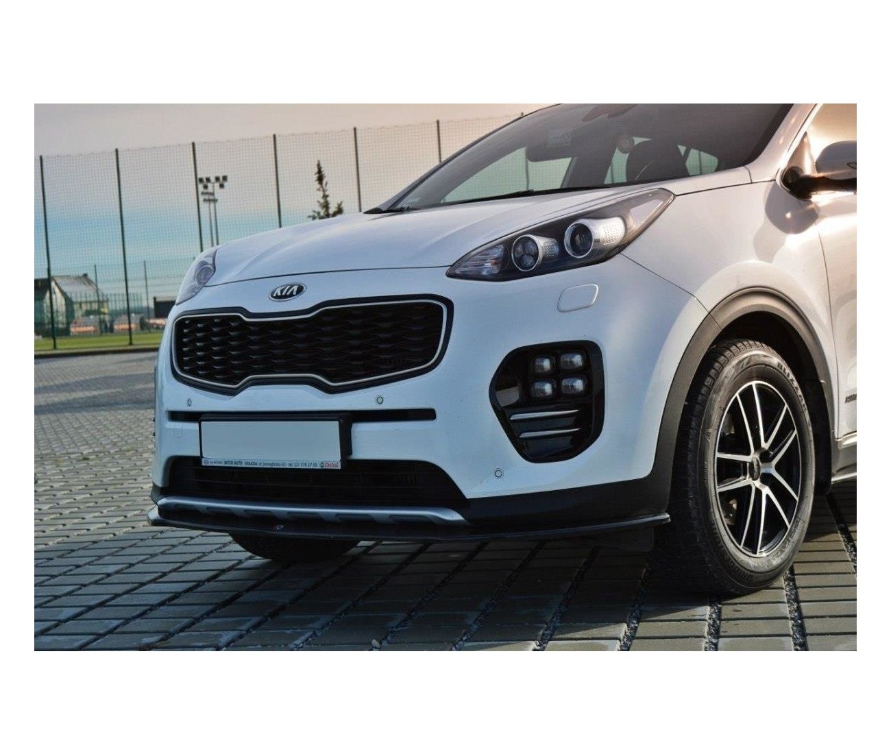 Cup spoiler lip front approach for Kia Sportage GT-Line