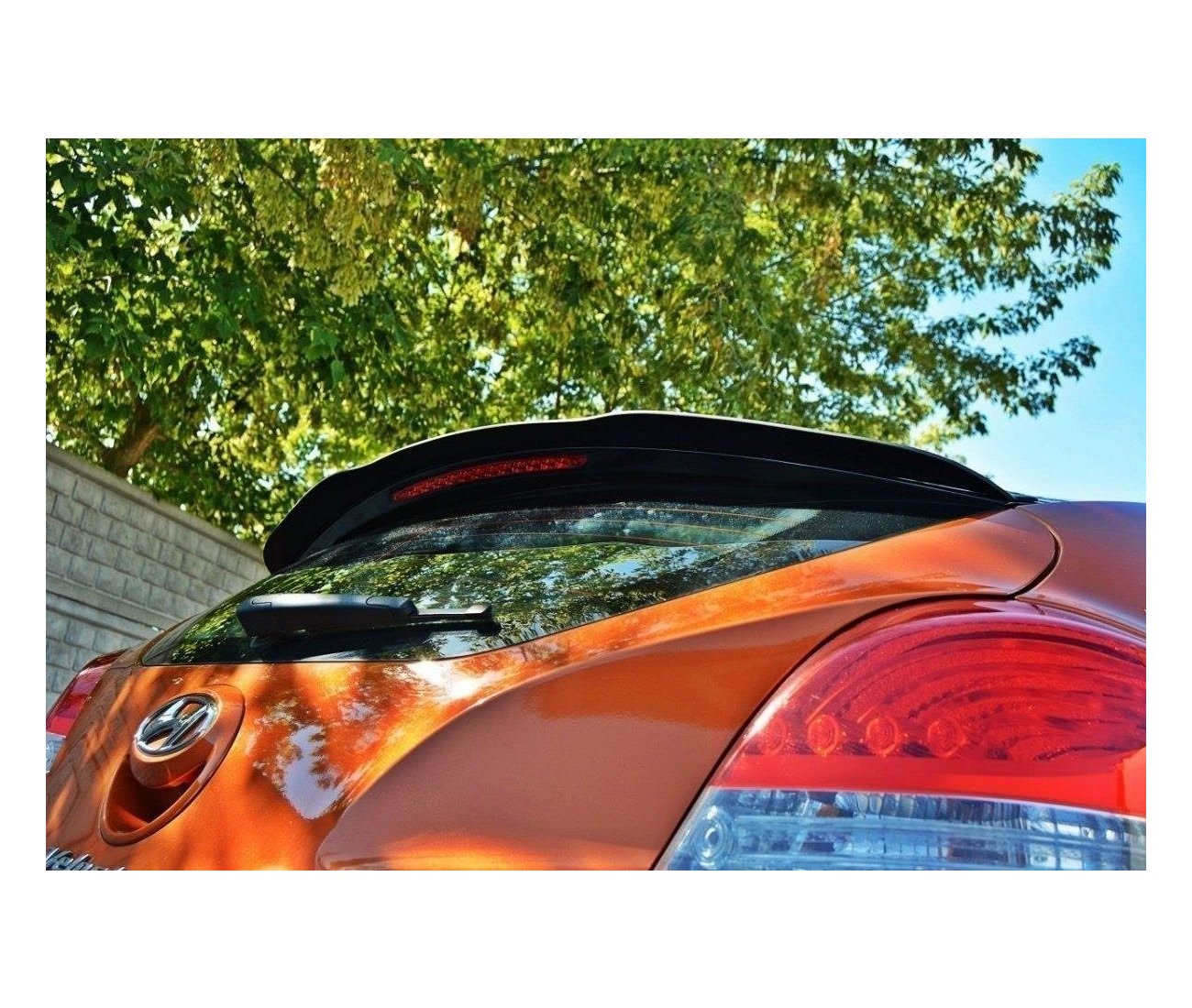 Rear spoiler attachment tear-off edge for Hyundai Veloster